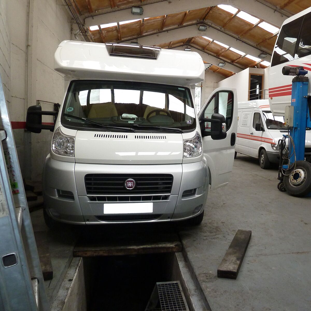 Cretex® OT Mortar Epoxy Garage Floor Repair - Image 6